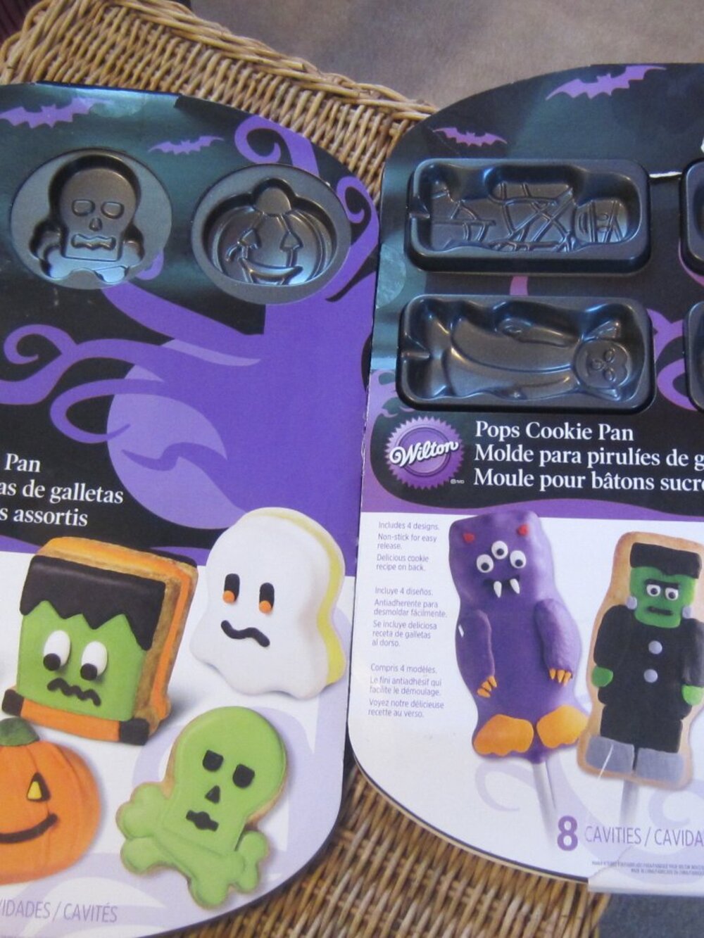 NIB/Wilton Non-Stick Metal Cake Pops/Cookies Molds/Halloween ~ BRAND NEW!
